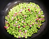 Foto del paso 1 de la receta: Guisantes con Jamón y Huevos poché