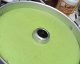 Foto langkah ke 5 dari resep Chiffon Pandan (Devina Hermawan).