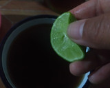 Foto langkah ke 3 dari resep Teh jahe jeruk nipis.