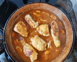 Foto del paso 4 de la receta: Pollo troceado al vino tinto con champiñones y patatas 🥔🍄🍗🍷