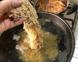 Foto langkah ke 2 dari resep Mie Asam Manggar Belitung.