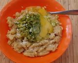 Foto langkah ke 4 dari resep Persatuan Kentang dan Telur (Perkedel).