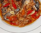 Foto langkah ke 4 dari resep Asam Manis Pedas ikan pindang Lajang.