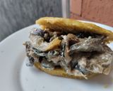 Foto del paso 5 de la receta: Arepa🥙rellena de calabacines y berenjena🍆con queso crema🧀