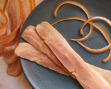 Foto del paso 2 de la receta: Filetes de pechuga de pollo con bacon ahumado y mozzarella