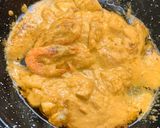 Foto del paso 3 de la receta: Arroz con pollo y gambas