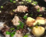 รูปขั้นตอนการทำที่ 3 ของ แกงจืดเต้าหู้หมูสับ ใส่สาหร่ายจีฉ่าย
