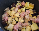 Foto del paso 3 de la receta: Guiso de salchichas con berenjenas y tomate