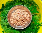मोरिंगा राईस कंट्री सूप (शेवगा पानांचे सूप) (shewaga pananche soup recipe in marathi) रेसिपी स्टेप 1 फोटो