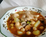 Foto del paso 8 de la receta: Pollo guisado con garbanzos