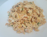 Foto del paso 3 de la receta: Revoltillo de huevo con ajo, puré y apio