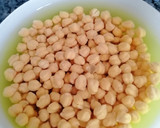 Foto del paso 1 de la receta: Garbanzos con langostinos, almejas y jamón