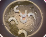 Foto del paso 2 de la receta: Fideos con sepia y langostinos