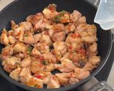 Foto langkah ke 3 dari resep Ayam Toge Tumis Pedas.