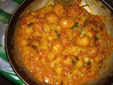 Telur Puyuh Kentang Masak Santan Pedas