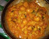 Foto langkah ke 5 dari resep Telur Puyuh Kentang Masak Santan Pedas.