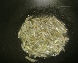 Foto langkah ke 2 dari resep Tumis Bunga Pepaya Teri .