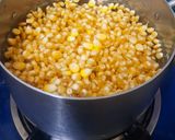 Hình bước làm 1 của món Bắp xào bơ
