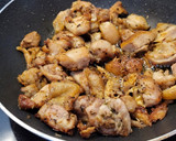 Foto del paso 1 de la receta: Ensalada agridulce de pollo con canónigos