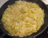 Foto del paso 4 de la receta: Tortilla de calabacín y cebolla