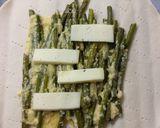 Foto del passaggio 3 della ricetta Strudel salato con asparagi e formaggio