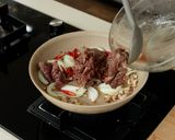 Foto langkah ke 3 dari resep Sapi Saus Lada Hitam / Black Pepper Beef Devina Hermawan.
