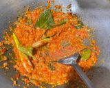 Foto langkah ke 2 dari resep Tahu Isi Ayam Suwir Pedas.