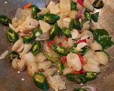 Foto langkah ke 3 dari resep Oseng Kikil Tahu Cabe Ijo 🇲🇨 #masakanindo.