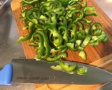 Une image de l'étape 3 de Saucisses fumées à la compotée d oignons et poivrons verts,citrons confits aux épices indiennes.