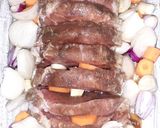 Pas rețetă Mușchi de porc cu ceapă și sos cu vin alb 1 fotografie