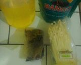 Foto langkah ke 1 dari resep Sup ikan jamur enoki.