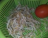 Foto langkah ke 1 dari resep Spaghetti saos tomat, telur, toge (3t).