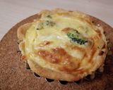 Sós pite brokkolival borsóval és cheddarral recept fázis 6 fotója