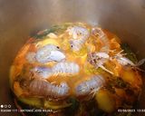Foto del paso 1 de la receta: Cazuelita de merluza y langostinos