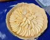 Une image de l'étape 5 de Tarte fine pommes cranberries / pâte sablée crème et vanille.