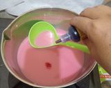 Foto langkah ke 2 dari resep Puding Susu Kedelai Merah Putih.