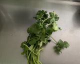 Une image de l'étape 4 de Filets de dorade à l’ail frais mariné, citron vert et coriandre.