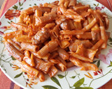 Foto del paso 4 de la receta: Macarrones con salchichas caseras al romero