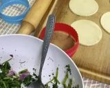 صورة لخطوة 1 من وصفة فطائر السبانخ اللذيذة😋👌🏽