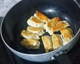 Foto langkah ke 2 dari resep Gyoza Bersayap Hanesuki Winged Instan.