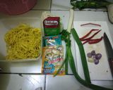 Foto langkah ke 1 dari resep Mi Goreng Kuning.