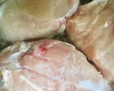 Foto del paso 1 de la receta: SUPREMA DE POLLO 🍗 CON 🥬🥬SALSA FLORENTINA🥬🍵🥬 O 🥬🧄(salsa cremosa de acelga)🥬🍵🧅