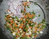 A picture of step 2 of Leftover rice/ shazwan frid rice.