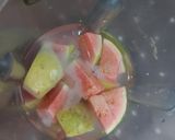 Foto langkah ke 2 dari resep Jus jambu.