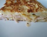 Foto del paso 8 de la receta: Tortilla de patata rellena de queso y jamón york