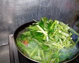 Foto langkah ke 3 dari resep Tumis kangkung.