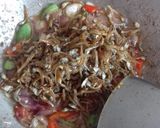 Foto langkah ke 2 dari resep Tumis Teri Bawang Merah.