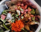 A picture of step 3 of Curry leaves chutney.