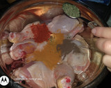 Foto del paso 7 de la receta: Pollo "entalcado" con papas rústicas