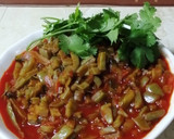 Foto del paso 4 de la receta: Nopales a la mexicana con chile cascabel